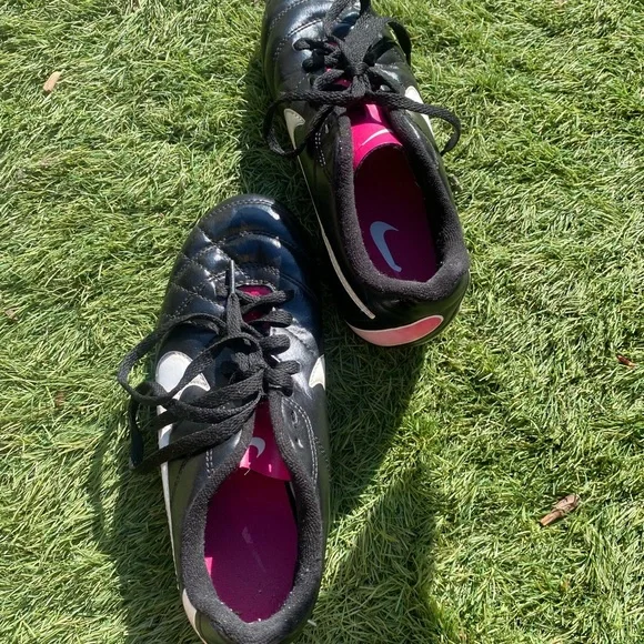 Nike Youth Jr.
Phantom GT size 1 shoes - Picture 3 of 7